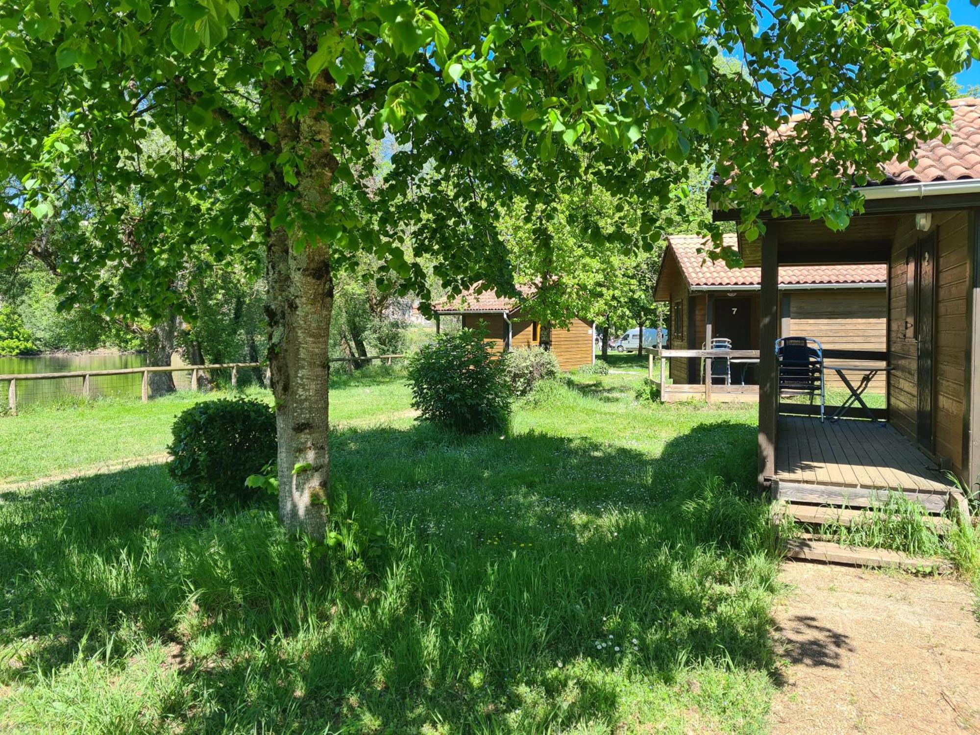 Les Chalets Guinguette Capdenac-Gare Exterior photo